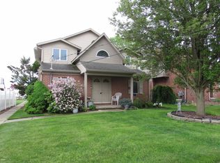 35610 Jeffers Ct, Harrison Township, MI 48045