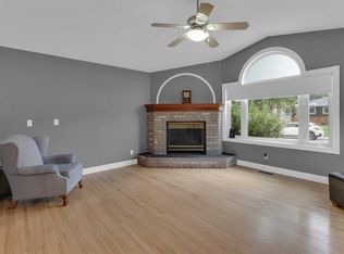 47 S Hillgrove Dr SW, Calgary, AB T2V3L5