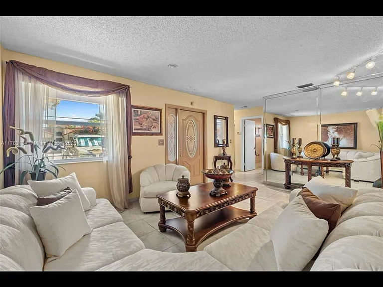 19826 W Lake Dr — Photo 8