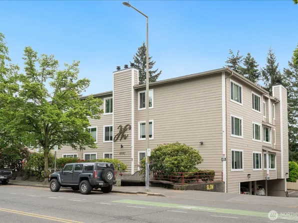 12027 15th Avenue NE #305, Seattle, WA 98125