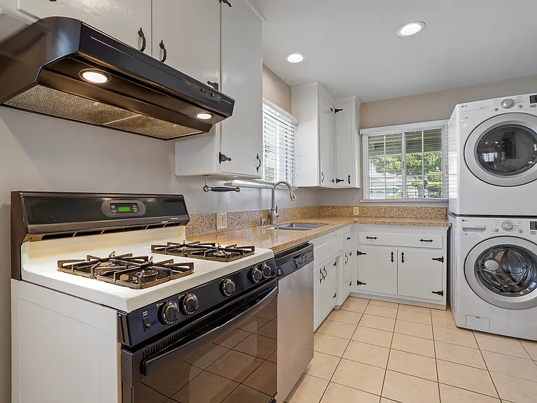 5000 Merrill St — Photo 6
