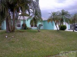 542 SE Thanksgiving Ave, Port Saint Lucie, FL 34984