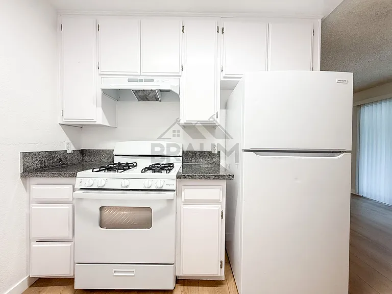 11007 Hartsook St #112 — Photo 12