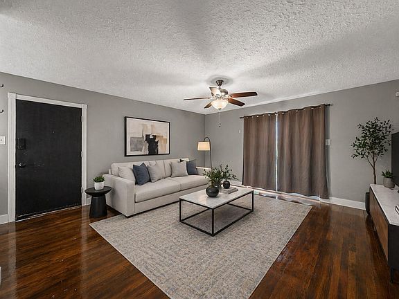 5th image of 3002 Newcastle Dr