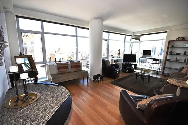 Rented by Corcoran | media 28