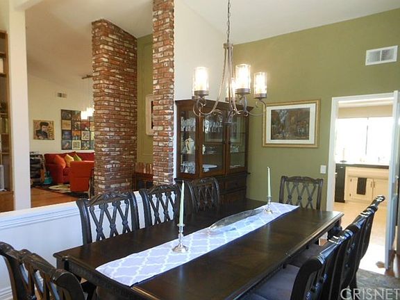 FORMAL FAMILY DINING