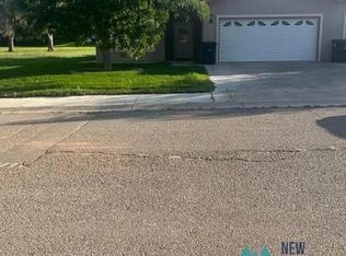 13 Fairway Dr, Roswell, NM 88201