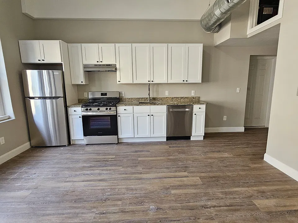 22 Richard St #101B