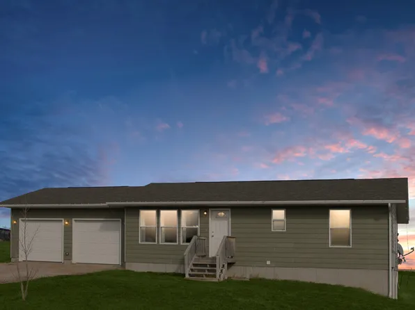 62 Prairie St, Moorcroft, WY 82721