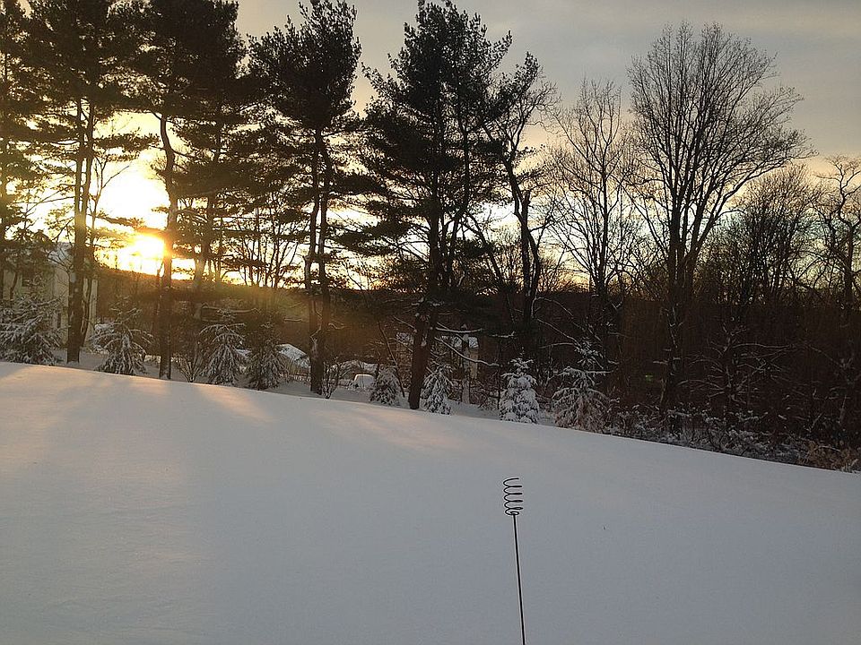 2nd image of 8 Ox Ridge Rd