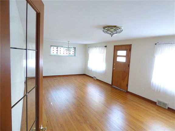 4th image of 5554 Florida Ave