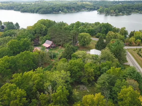L59 E Redstone Dr, La Valle, WI 53941
