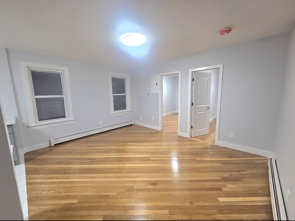 1st image of 142 Lincoln Ave #2