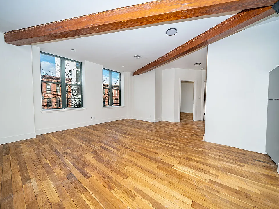 470 Pulaski St #2A