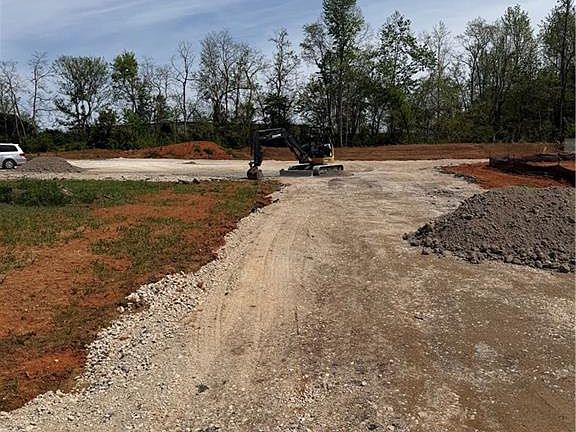 5th image of 606 Old Raleigh Rd