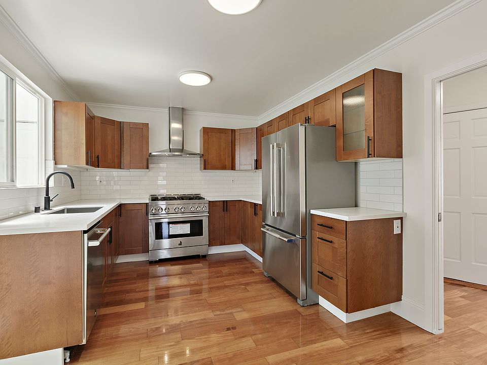 1st image of 35 Wood St