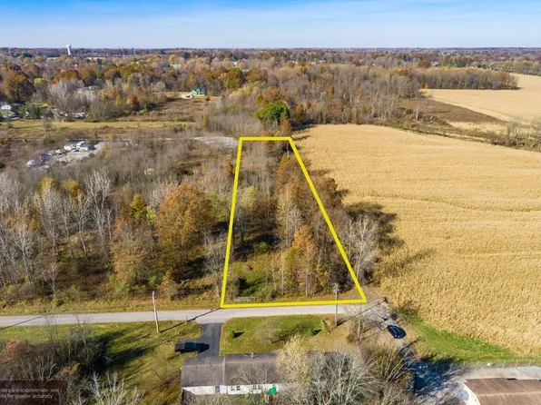 207 W Ave SW, Pataskala, OH 43062