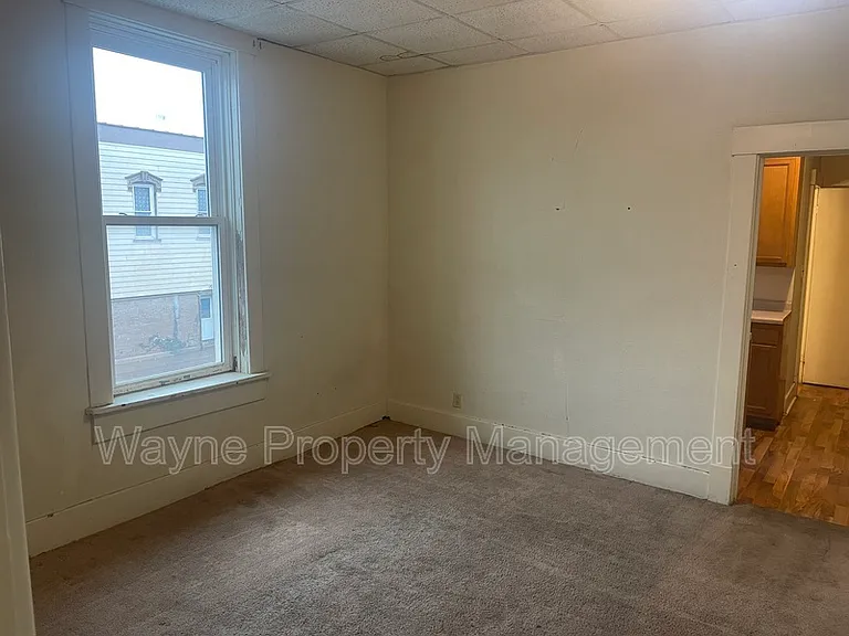 546 2nd St #1 — Photo 8