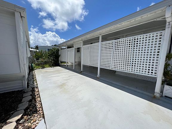 4th image of 17 Bamboo Drive #B