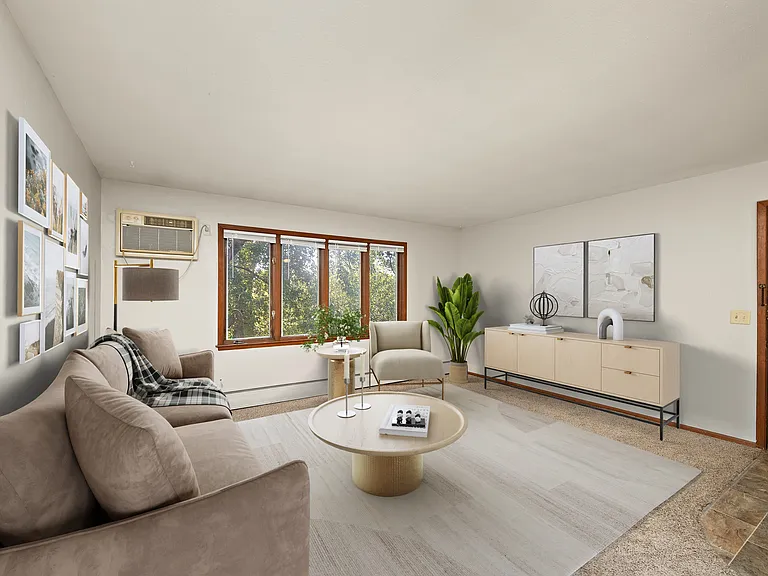 Oria Lakeview Apartments — Photo 13
