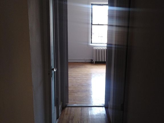 5th image of 14018 Ash Ave APT 5B