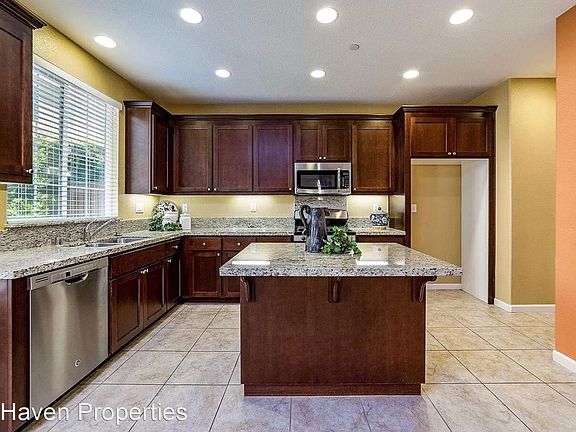 4th image of 236 Barnhill Dr