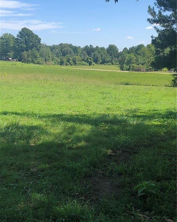 2nd image of 707 S River Rd