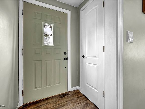5th image of 30204 Thomas St