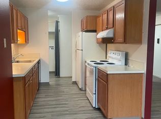 966 NE 90th Ave, Portland, OR 97220