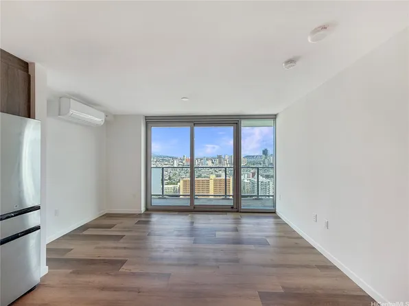 1500 Rycroft St #2707, Honolulu, HI 96814