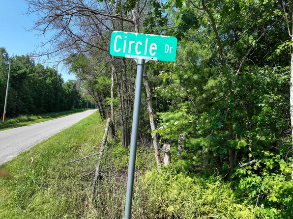 W5425 Circle Dr, New Lisbon, WI 53950