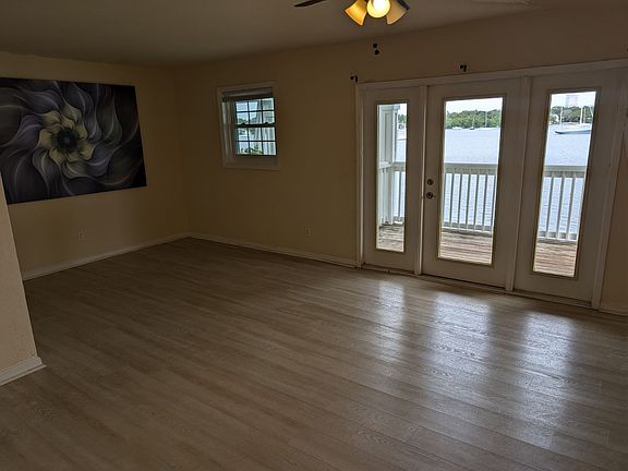 5th image of 203 Pompano Dr SE APT D