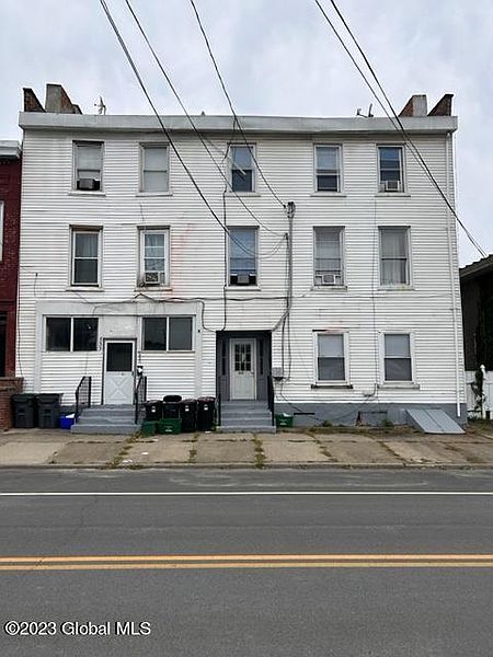 2nd image of 533 Broadway