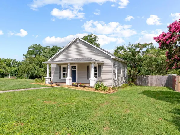 905 3rd St, Radford, VA 24141