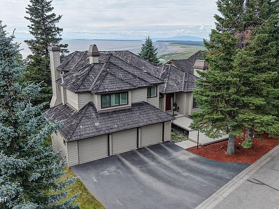 3rd image of 18722 Guillemot Cir