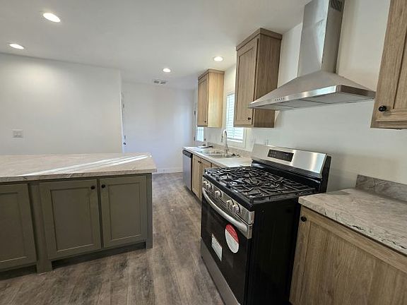 5th image of 1624 Palm St Unit 79