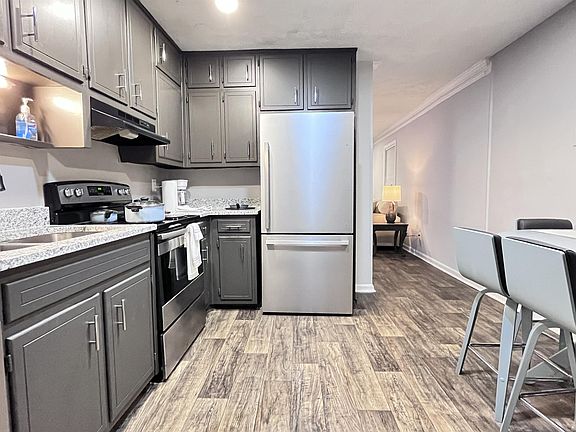 5th image of 3451A Southgate Trl SE