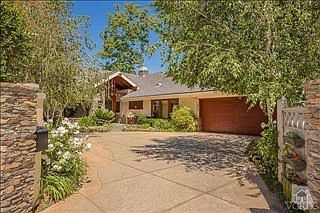 3rd image of 3806 Weatherly Cir