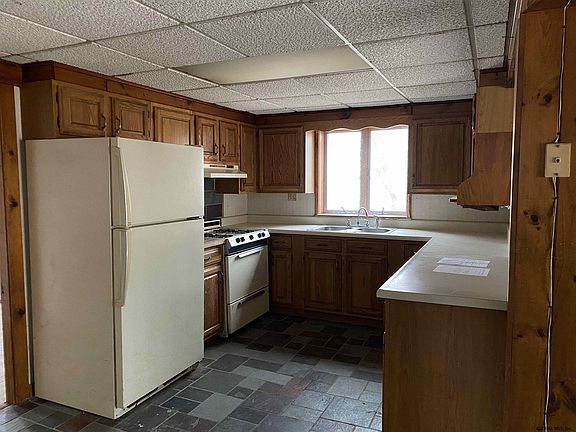 4th image of 1109 Rock City Rd
