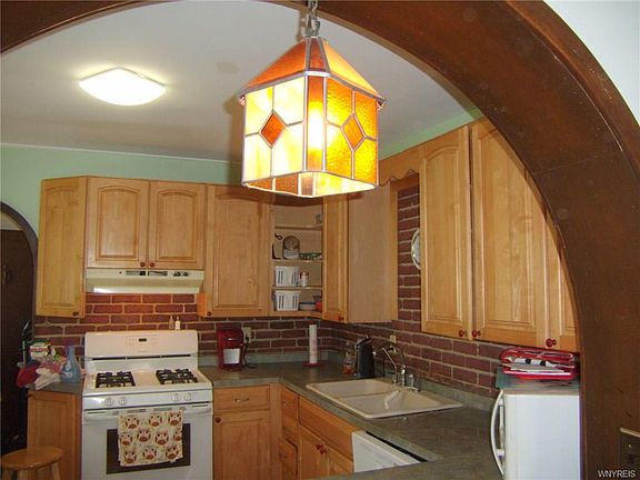 5th image of 37 Elsie Ln