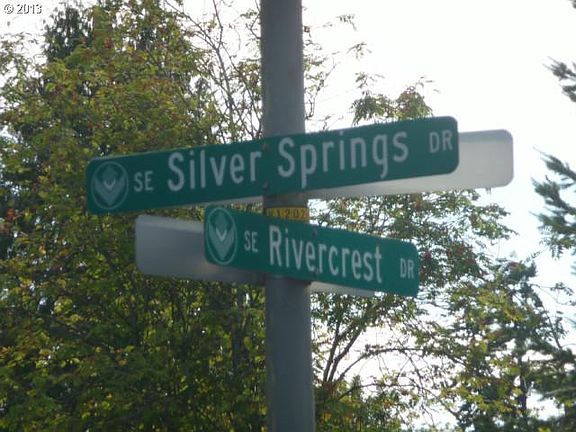 2nd image of 14007 SE Rivercrest Dr
