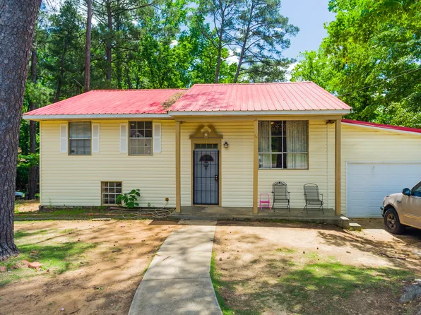 3307 24th St, Northport, AL 35476