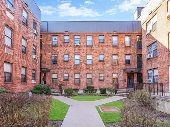 215-28 47 Avenue #3C, Bayside, NY 11361