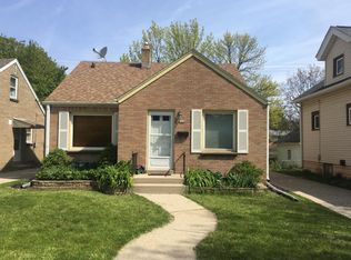 202 E Norwich St, Milwaukee, WI 53207