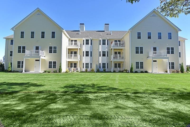 2nd image of 60 Saw Mill Dr Unit 3-108