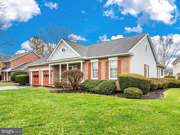 2nd image of 300 Holleybrooke Ct