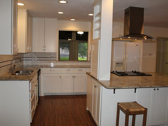 3rd image of 2601 N Beal St