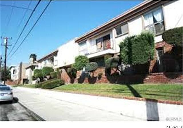 2nd image of 530 Evergreen St APT 2