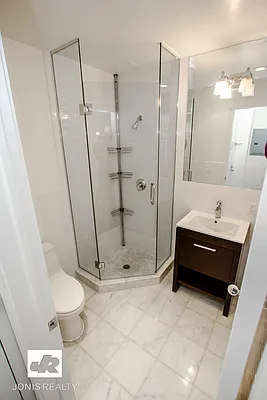 Rented by Jonis Realty | media 37