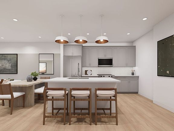 Kitchen Seats 3 Comfortably